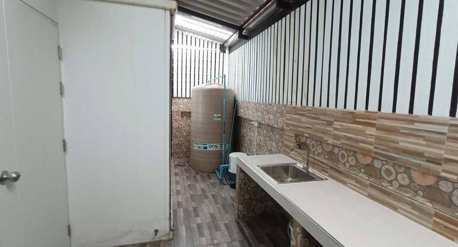 Reihenhaus zum Kauf mit 3 Zimmer in Sam Phran, Nakhon Pathom