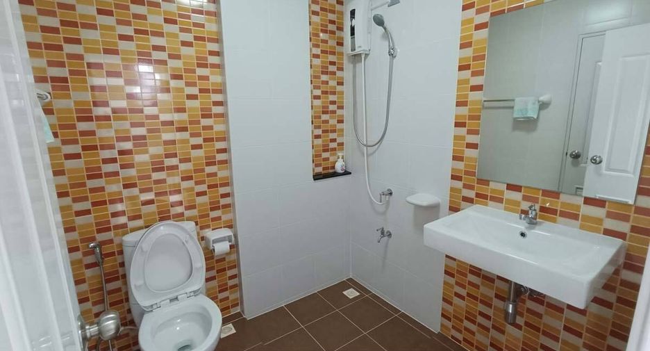 Reihenhaus zum Kauf mit 3 Zimmer in Sam Phran, Nakhon Pathom