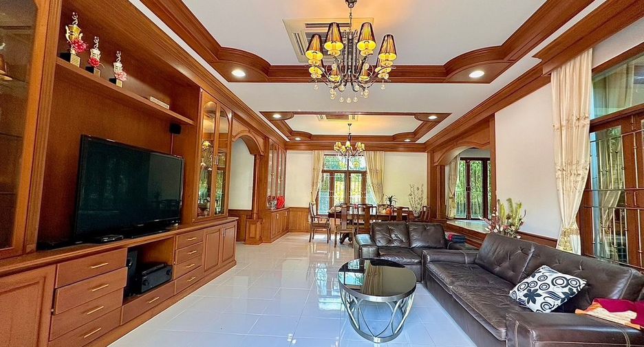For sale 5 bedrooms house in Mueang Chiang Rai, Chiang Rai