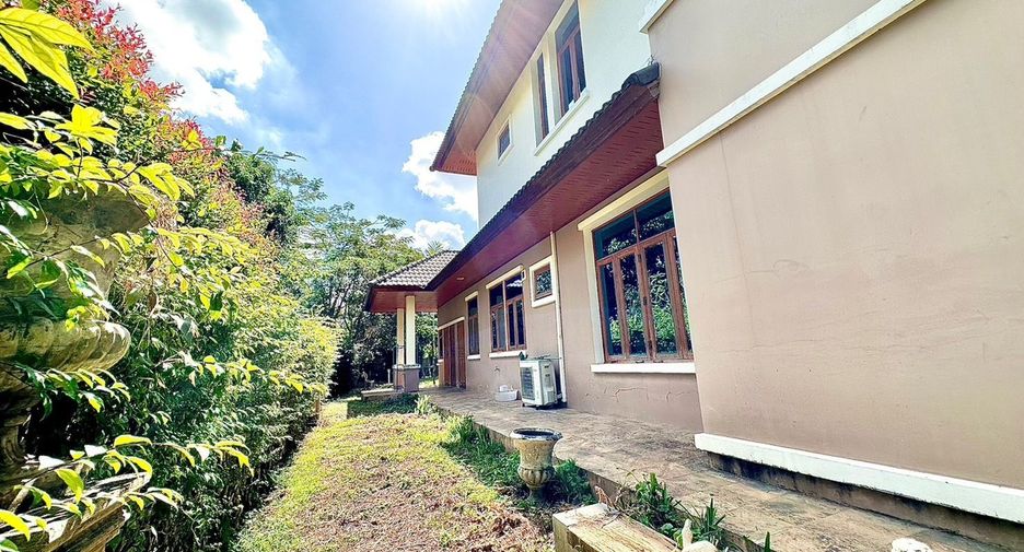 For sale 5 bedrooms house in Mueang Chiang Rai, Chiang Rai