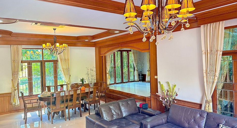 For sale 5 bedrooms house in Mueang Chiang Rai, Chiang Rai