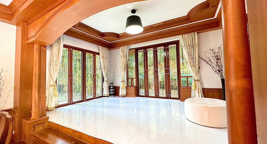 For sale 5 bedrooms house in Mueang Chiang Rai, Chiang Rai