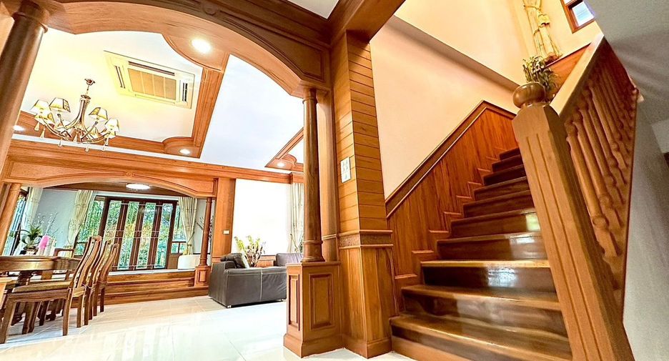 For sale 5 bedrooms house in Mueang Chiang Rai, Chiang Rai