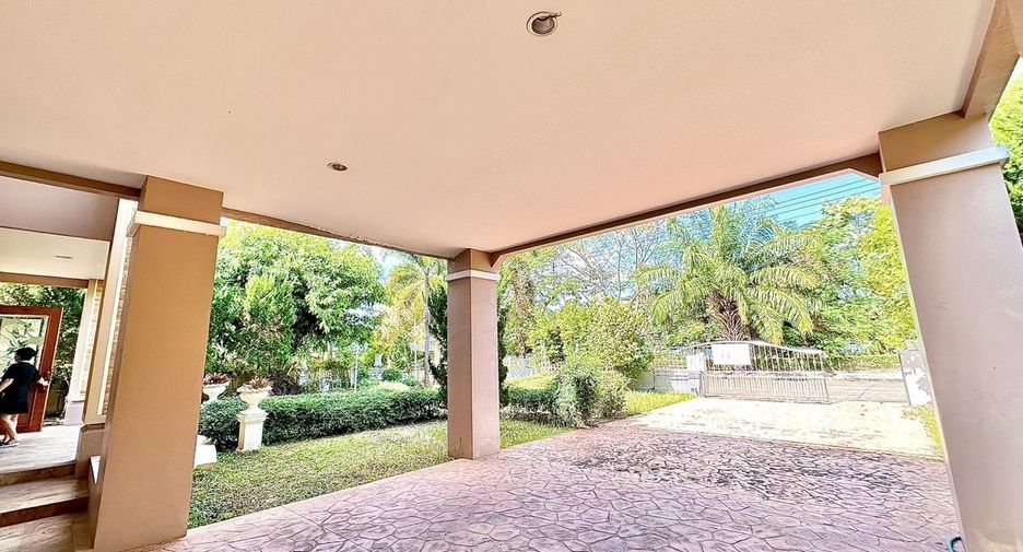 For sale 5 bedrooms house in Mueang Chiang Rai, Chiang Rai