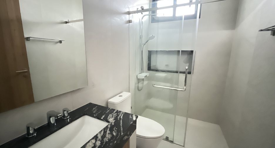For rent 6 bedrooms villa in Mueang Phuket, Phuket