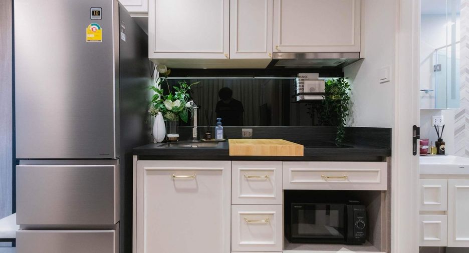 For sale 2 bedrooms condo in Khlong Toei, Bangkok