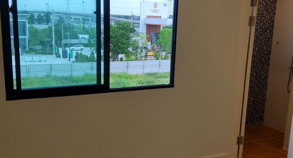 For sale 3 bedrooms townhouse in Saphan Sung, Bangkok