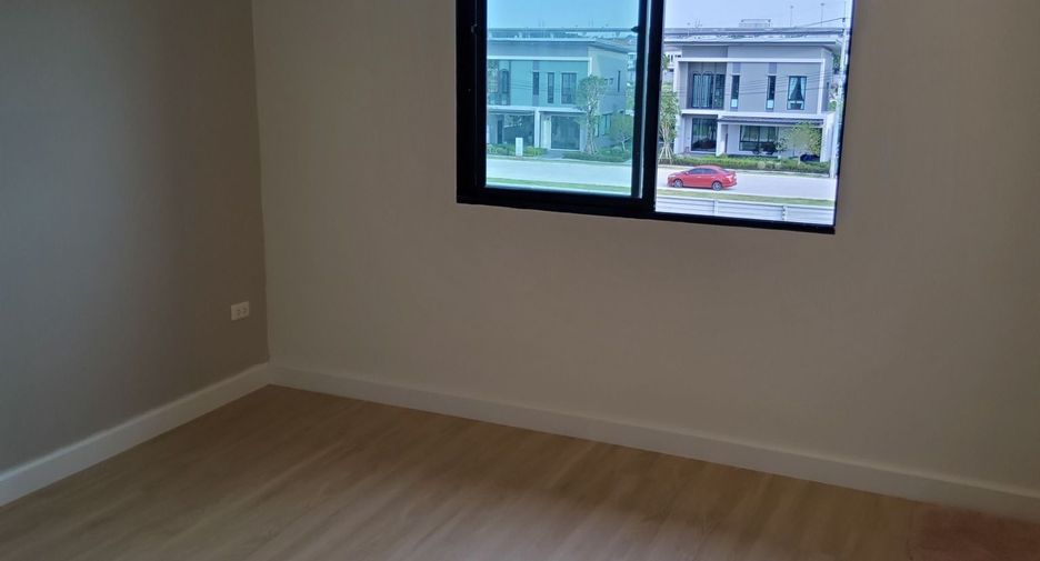 For sale 3 bedrooms townhouse in Saphan Sung, Bangkok