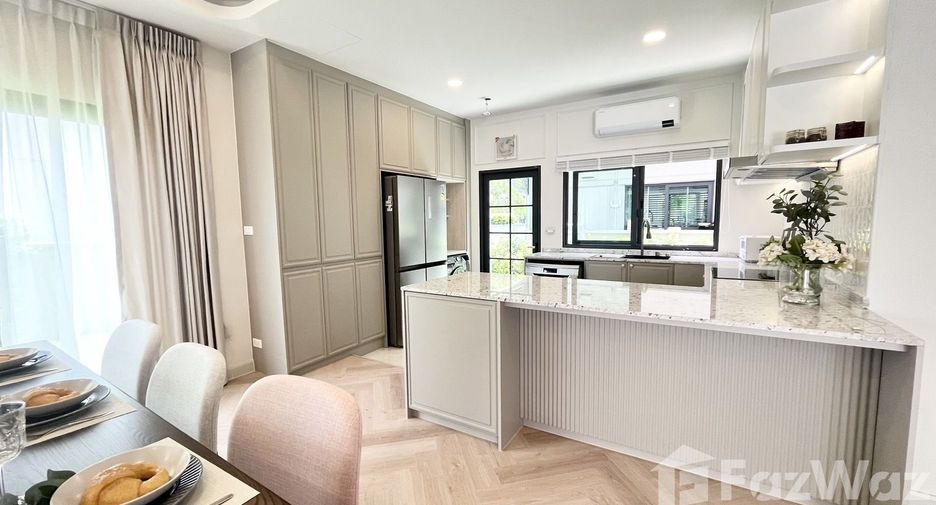 Casa en venta y en alquiler de 4 habitaciones en Bang Phli, Samut Prakan