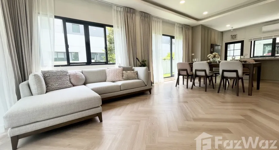 Casa en venta y en alquiler de 4 habitaciones en Bang Phli, Samut Prakan
