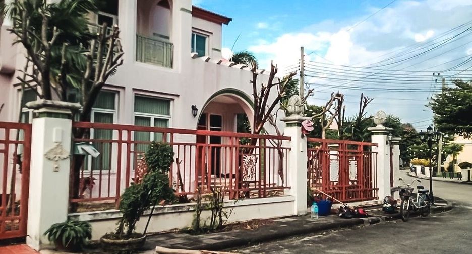 For sale 5 bedrooms house in Lat Phrao, Bangkok
