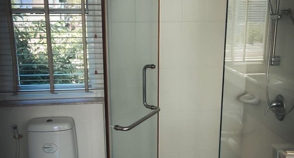 For sale 5 bedrooms house in Lat Phrao, Bangkok