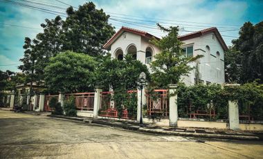For sale 5 bedrooms house in Lat Phrao, Bangkok