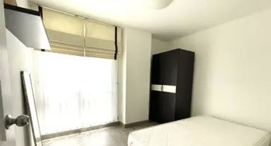 For sale 2 bedrooms condo in Phra Khanong, Bangkok