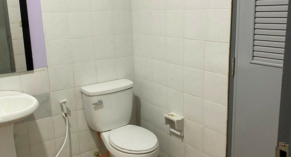 Reihenhaus zum Kauf mit 3 Zimmer in Krathum Baen, Samut Sakhon