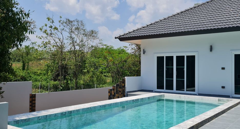 For sale 3 bedrooms villa in Mueang Chiang Rai, Chiang Rai