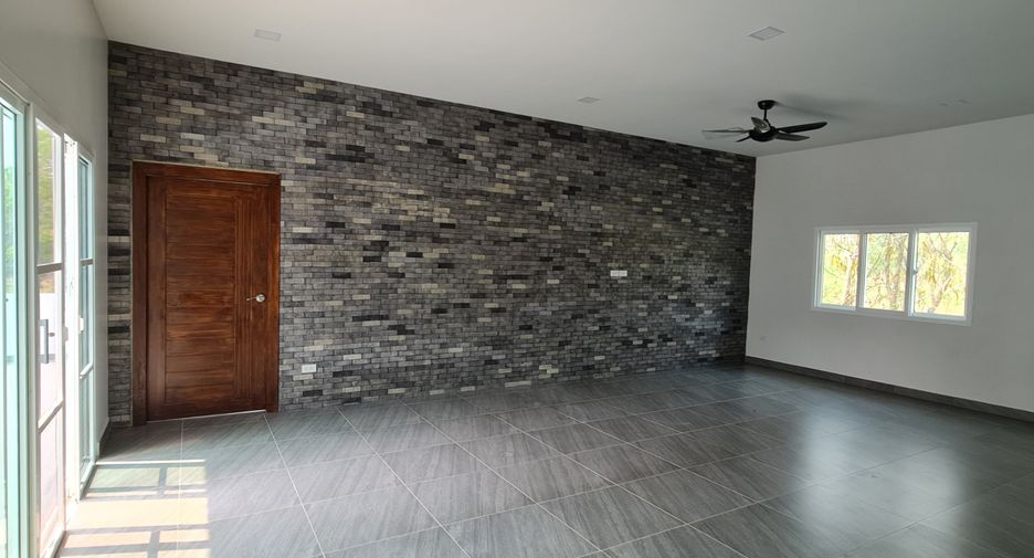 For sale 3 bedrooms villa in Mueang Chiang Rai, Chiang Rai