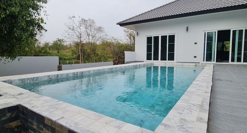 For sale 3 bedrooms villa in Mueang Chiang Rai, Chiang Rai