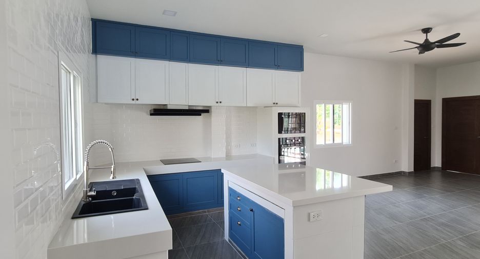 For sale 3 bedrooms villa in Mueang Chiang Rai, Chiang Rai