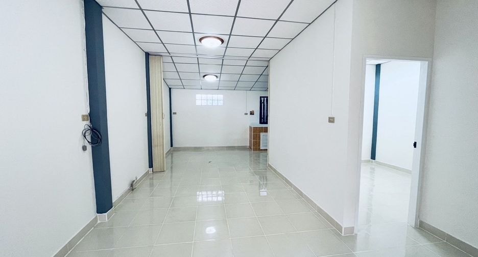 For sale 2 bedrooms townhouse in Mueang Phitsanulok, Phitsanulok