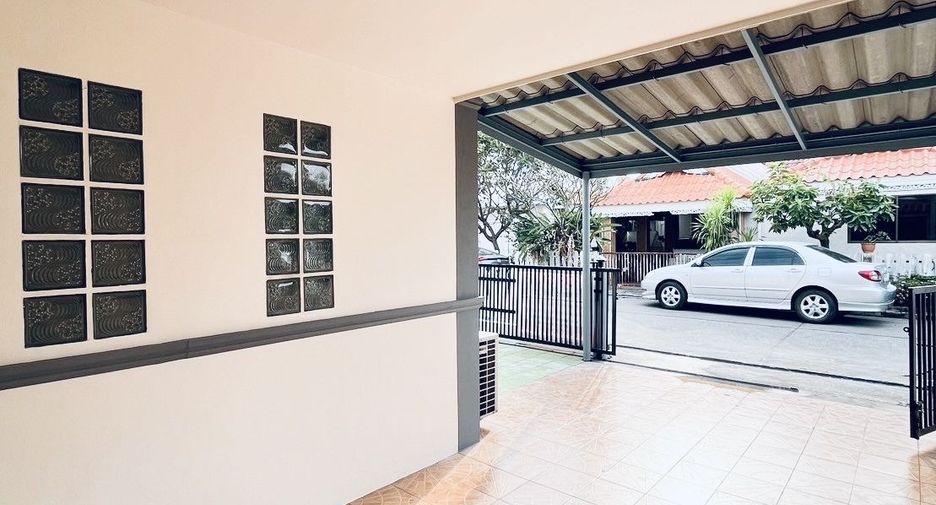 For sale 2 bedrooms townhouse in Mueang Phitsanulok, Phitsanulok