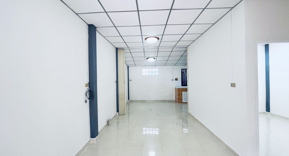 For sale 2 bedrooms townhouse in Mueang Phitsanulok, Phitsanulok