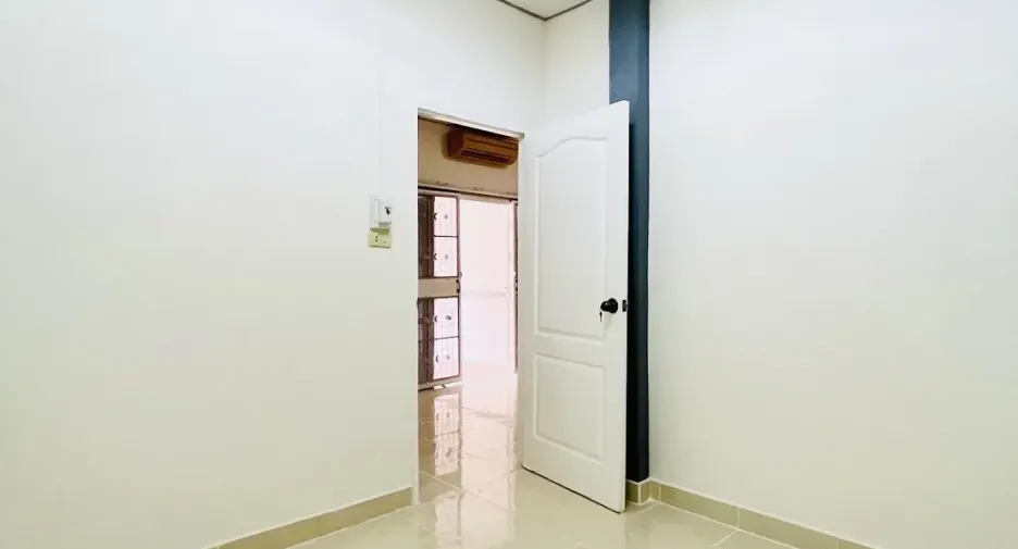 For sale 2 bedrooms townhouse in Mueang Phitsanulok, Phitsanulok
