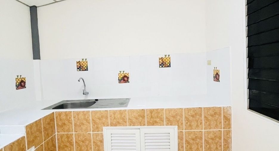 For sale 2 bedrooms townhouse in Mueang Phitsanulok, Phitsanulok