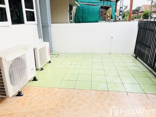 For sale 2 bedrooms townhouse in Mueang Phitsanulok, Phitsanulok
