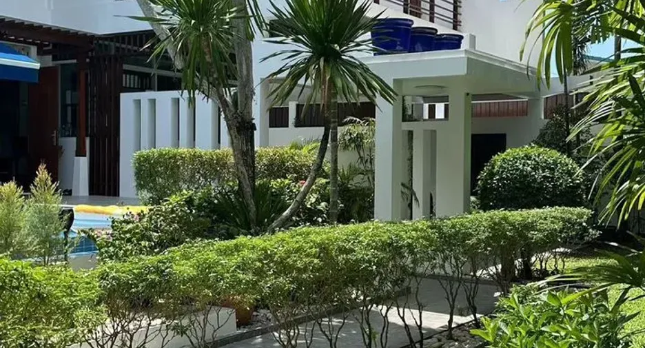 For sale 4 bedrooms villa in Thalang, Phuket