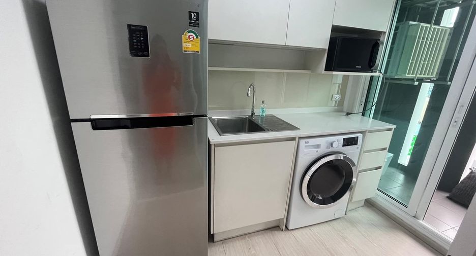 For sale 2 bedrooms condo in Huai Khwang, Bangkok