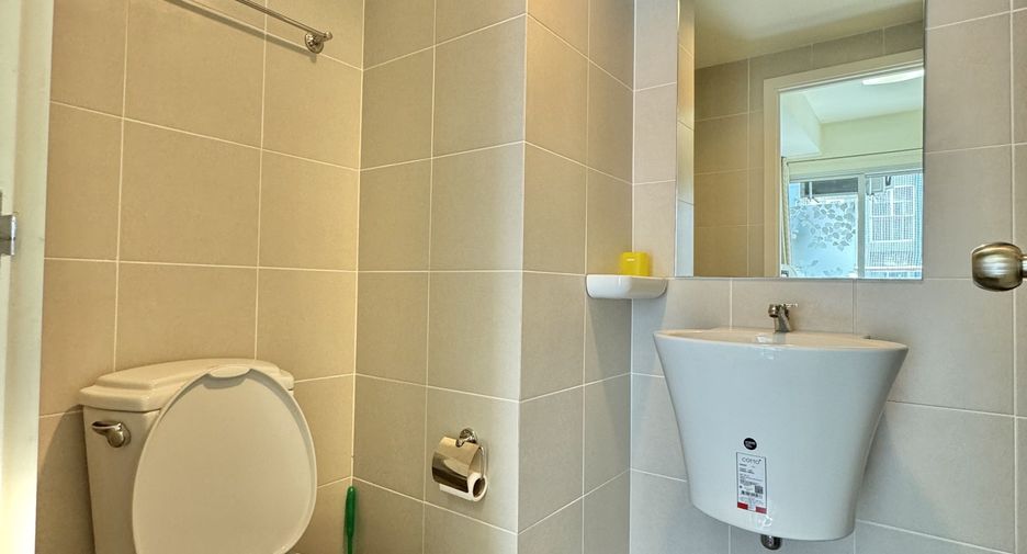 For sale 1 bed condo in Mueang Udon Thani, Udon Thani
