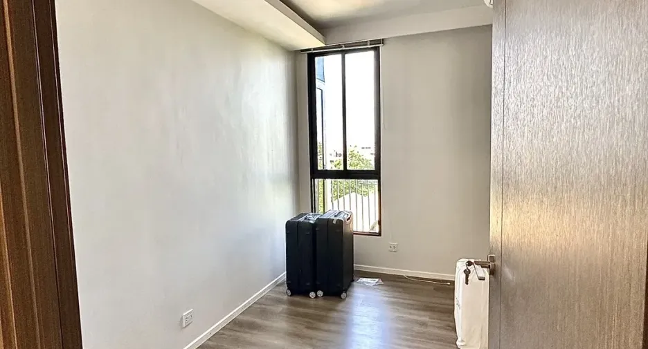 For sale 2 bedrooms condo in Mueang Samut Prakan, Samut Prakan