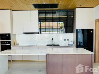 Villa zur Miete mit 5 Zimmer in Mueang Phuket, Phuket