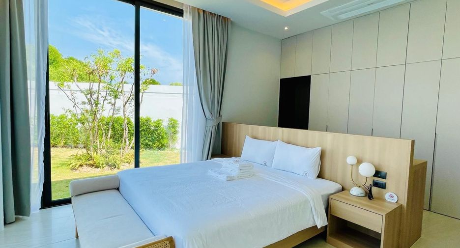 For rent 5 bedrooms villa in Mueang Phuket, Phuket