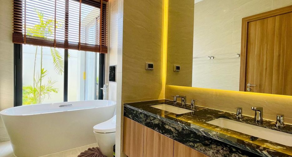 For rent 5 bedrooms villa in Mueang Phuket, Phuket