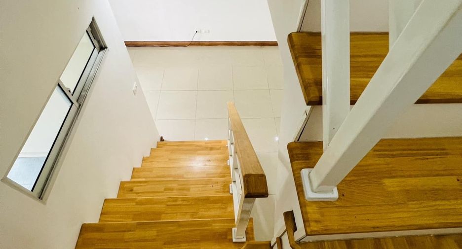 Reihenhaus zum Kauf mit 3 Zimmer in Sam Phran, Nakhon Pathom
