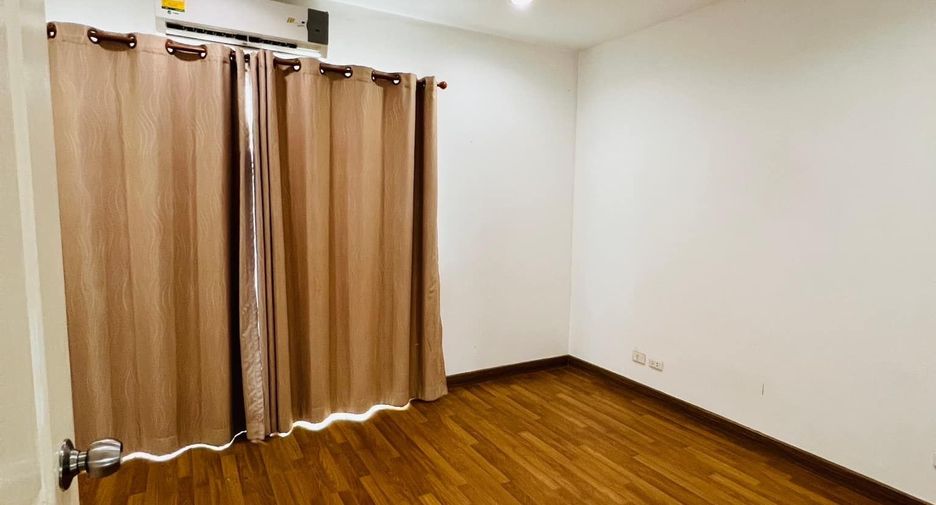 Reihenhaus zum Kauf mit 3 Zimmer in Sam Phran, Nakhon Pathom