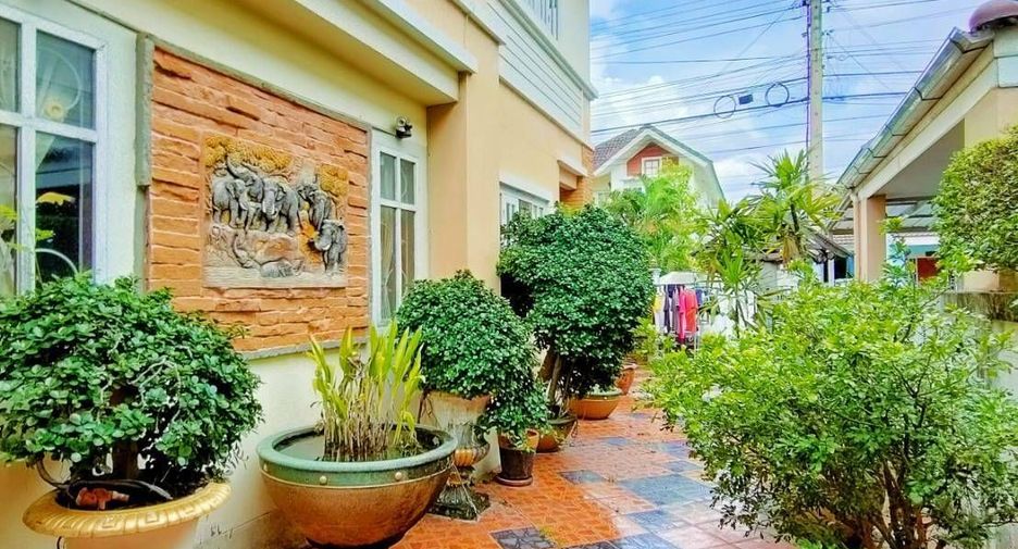 For sale 3 bedrooms house in Khlong Sam Wa, Bangkok