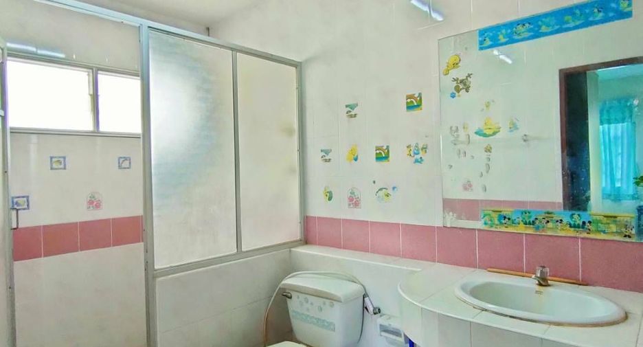 For sale 3 bedrooms house in Khlong Sam Wa, Bangkok