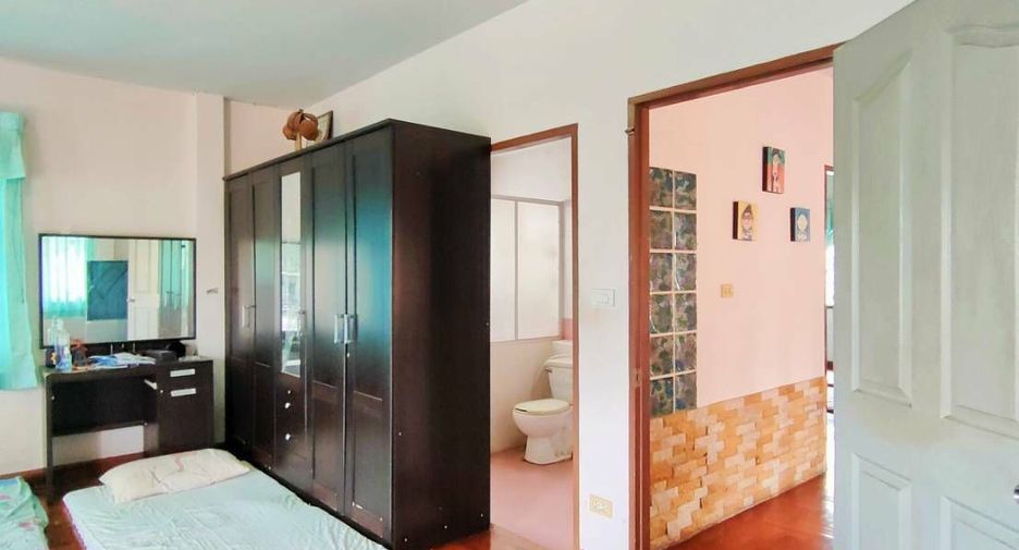 For sale 3 bedrooms house in Khlong Sam Wa, Bangkok