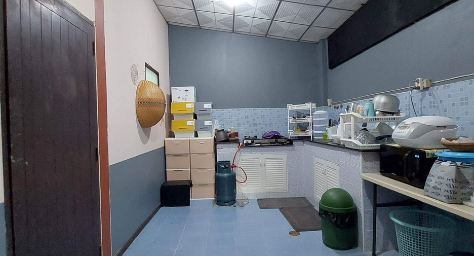 For sale 2 bedrooms townhouse in Mueang Rayong, Rayong