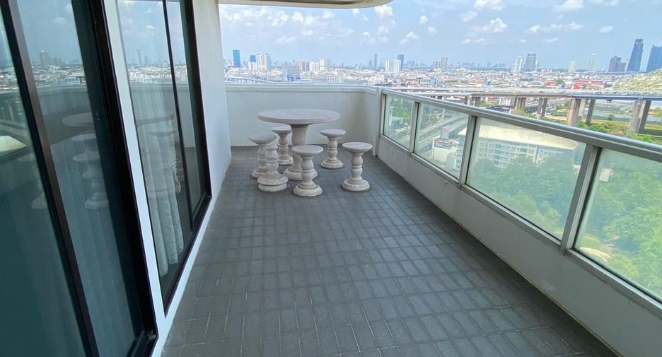 For sale 3 bedrooms condo in Bang Kho Laem, Bangkok