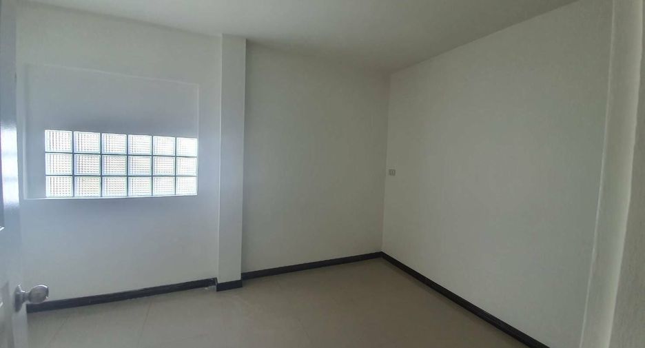 For sale 3 bedrooms townhouse in Mueang Nakhon Sawan, Nakhon Sawan