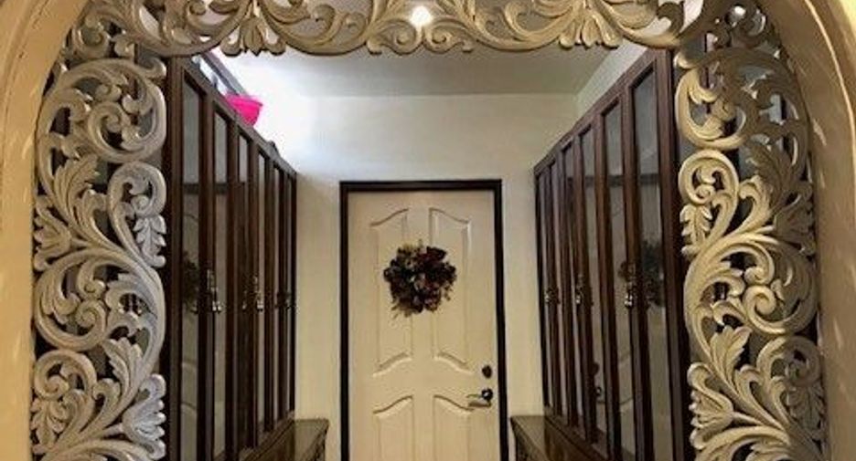 For sale 2 bedrooms house in Phra Khanong, Bangkok