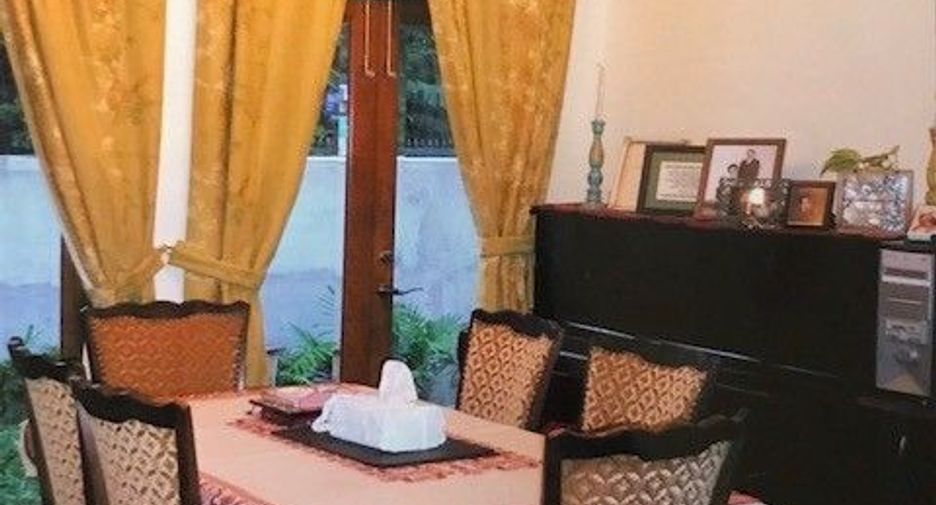 For sale 2 bedrooms house in Phra Khanong, Bangkok