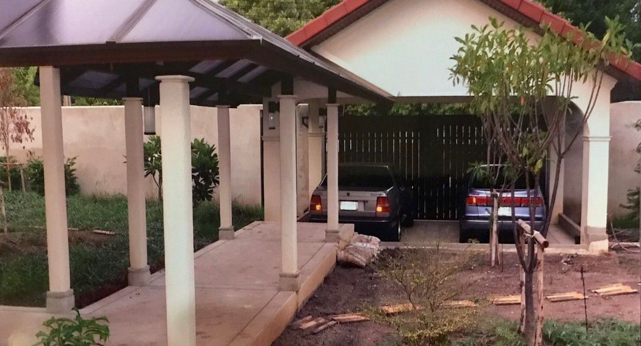 For sale 2 bedrooms house in Phra Khanong, Bangkok
