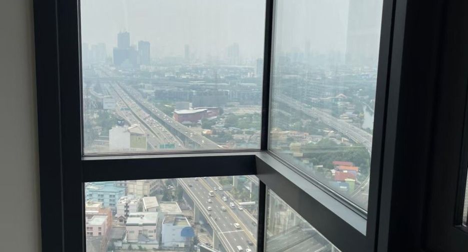 For sale 2 bedrooms condo in Bang Kapi, Bangkok