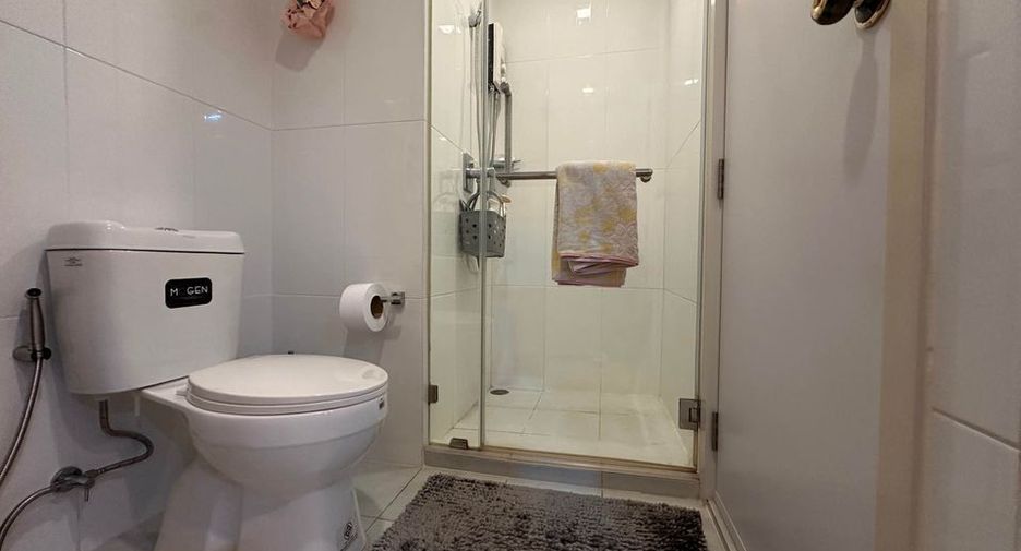 Condo en venta de 2 habitaciones en Yan Nawa, Bangkok