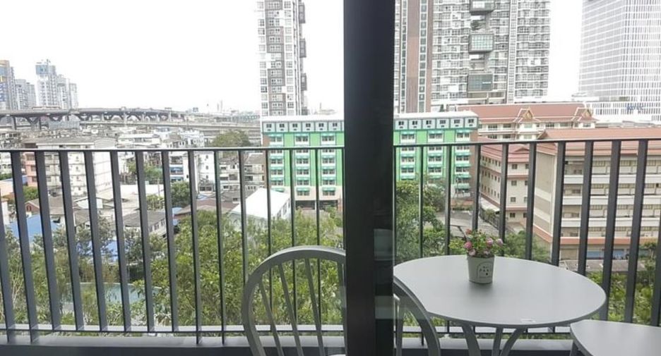Condo en venta de 2 habitaciones en Bang Na, Bangkok